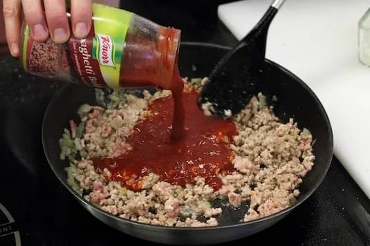 Najlepszy przepis na włoski sos do spaghetti, który zachwyci smakoszy Najlepszy przepis na włoski sos do spaghetti, który zachwyci smakoszy