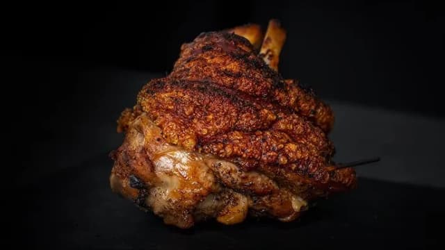 Jak długo piec golonkę w piekarniku, aby uzyskać idealną chrupkość? Jak długo piec golonkę w piekarniku, aby uzyskać idealną chrupkość?