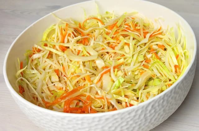 Surówka jak u Chińczyka - prosty przepis na pyszny smak w domu Surówka jak u Chińczyka - prosty przepis na pyszny smak w domu