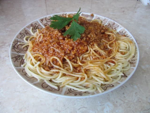 Jak idealnie smażyć mięso mielone do spaghetti, by uniknąć błędów Jak idealnie smażyć mięso mielone do spaghetti, by uniknąć błędów